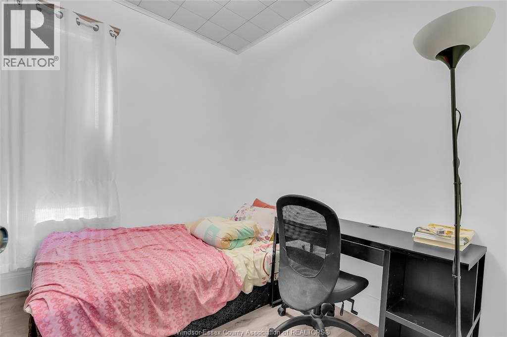 383 Mcewan, Windsor, Ontario  N9B 2E5 - Photo 11 - 26013643