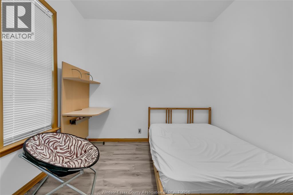 383 Mcewan, Windsor, Ontario  N9B 2E5 - Photo 15 - 26013643