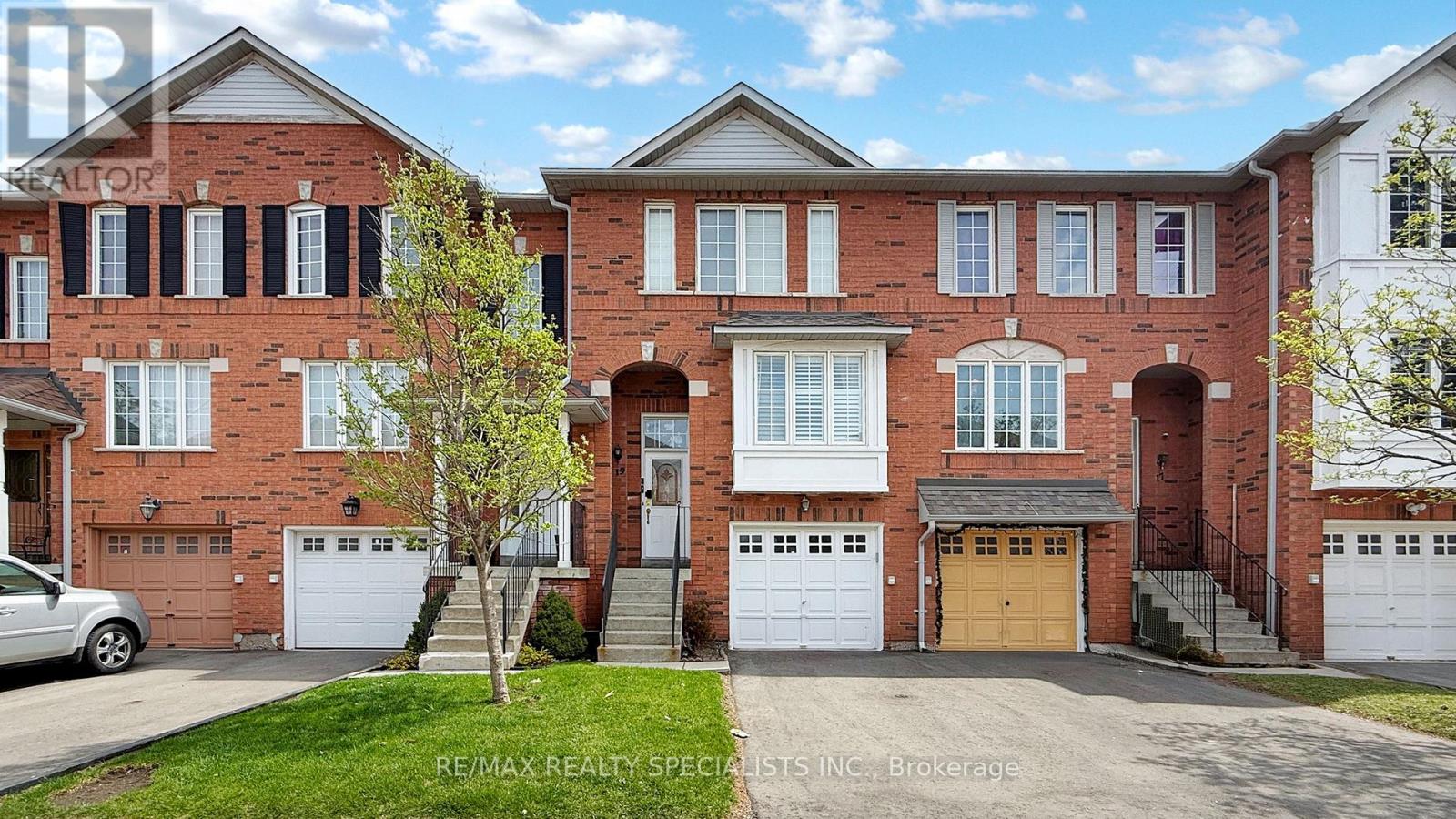 19 - 2 Clay Brick Court, Brampton, Ontario  L6V 4M7 - Photo 1 - W13424192