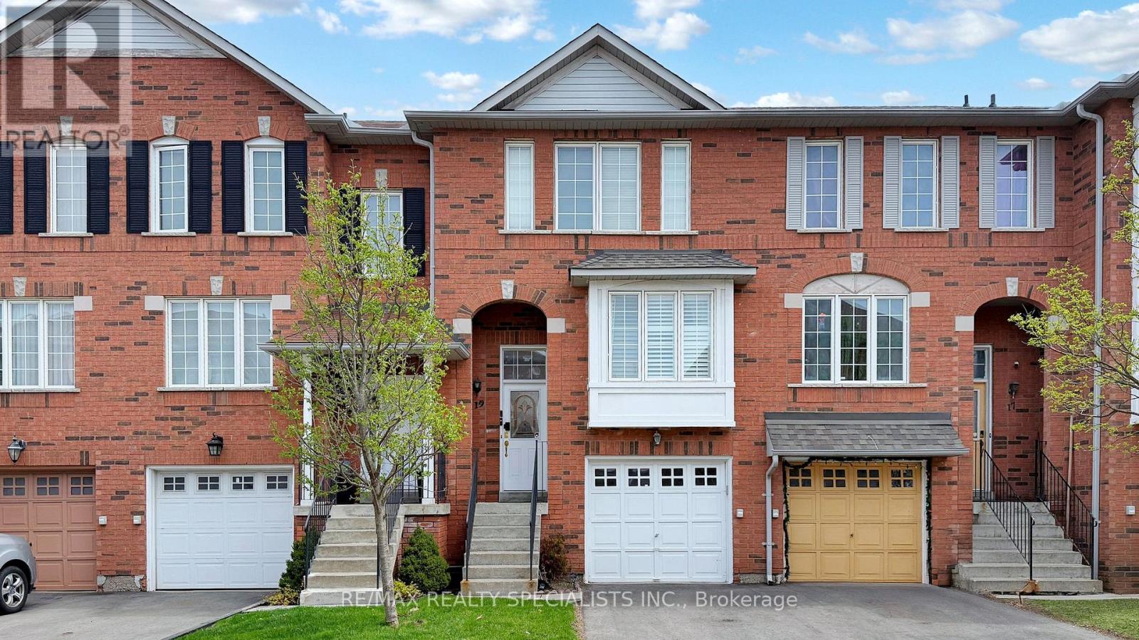 19 - 2 Clay Brick Court, Brampton, Ontario  L6V 4M7 - Photo 2 - W13424192