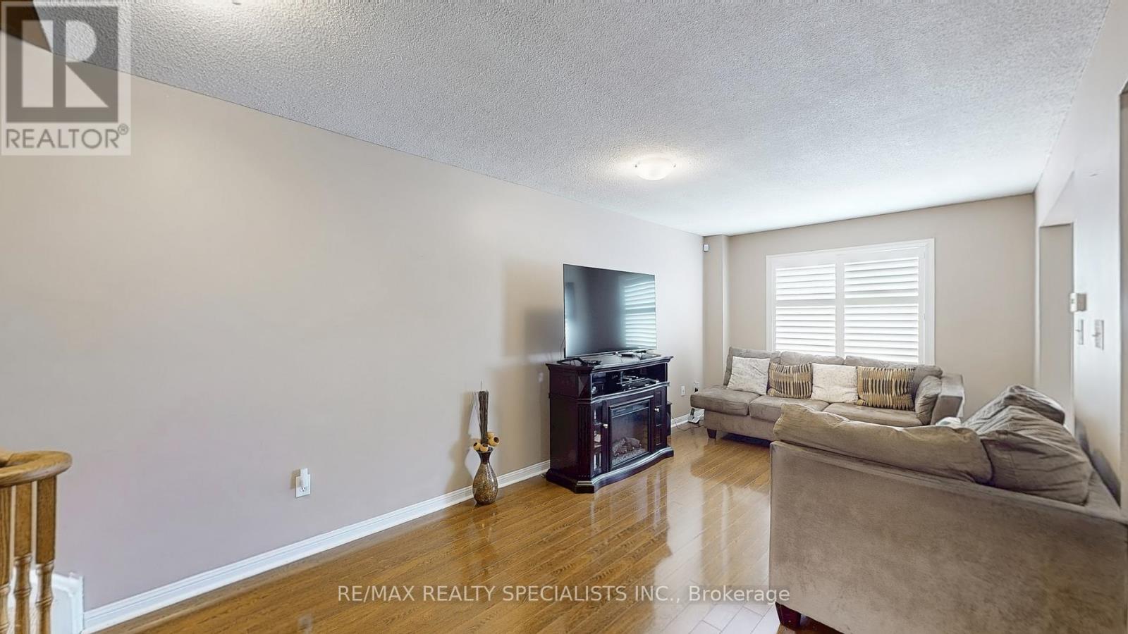 19 - 2 Clay Brick Court, Brampton, Ontario  L6V 4M7 - Photo 5 - W13424192