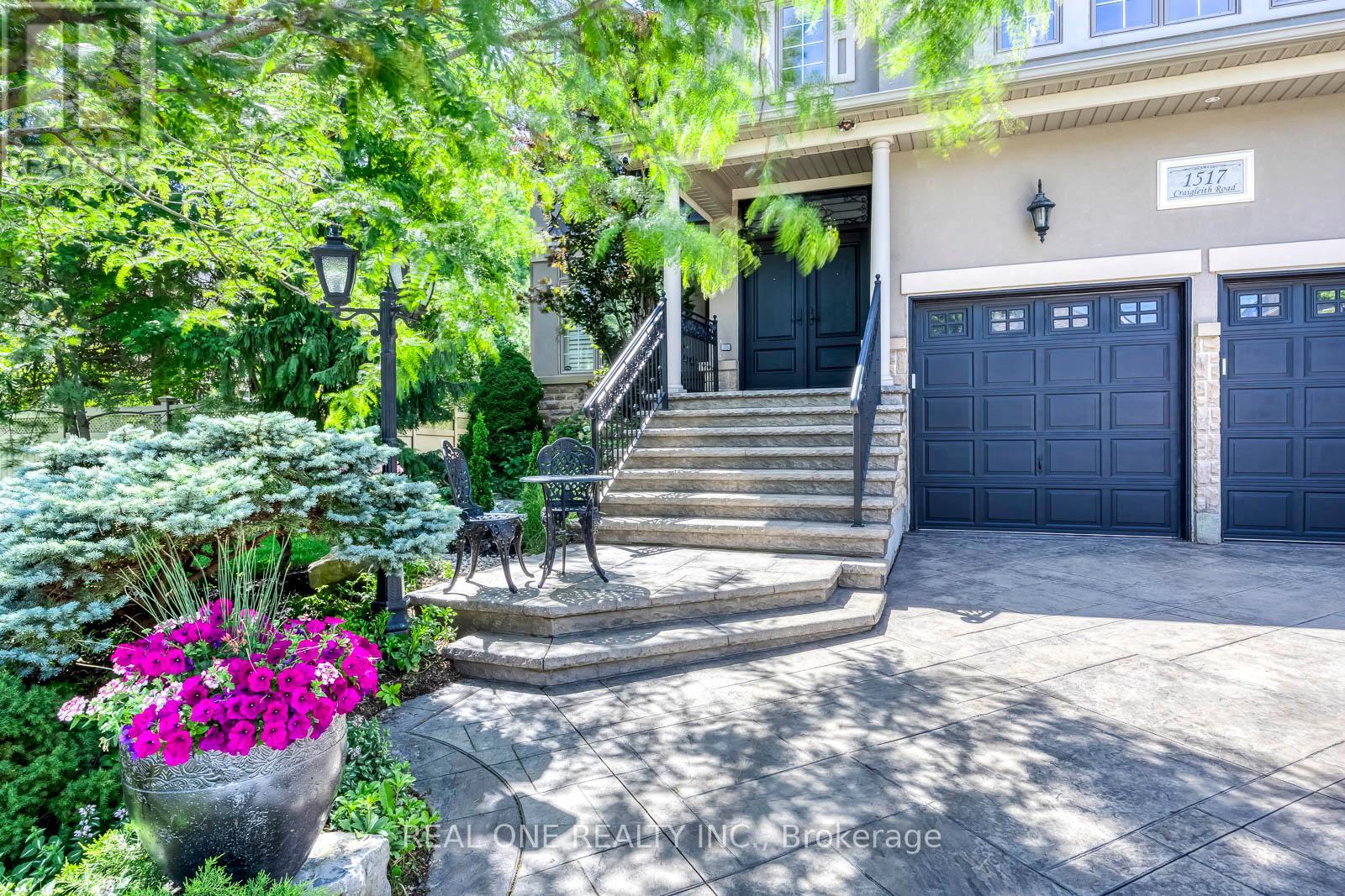 1517 Craigleith Road, Oakville, Ontario L6H 7W3 - Photo 3 - W13424220
