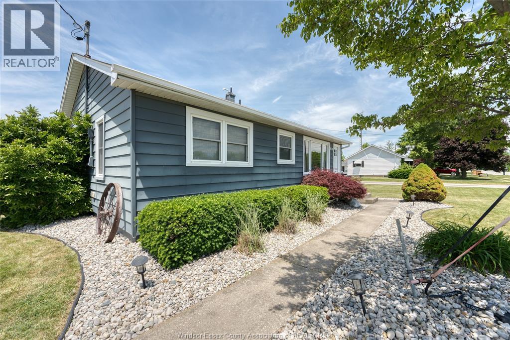 9624 Walker Road, Mcgregor, Ontario  N0R 1J0 - Photo 4 - 26013650