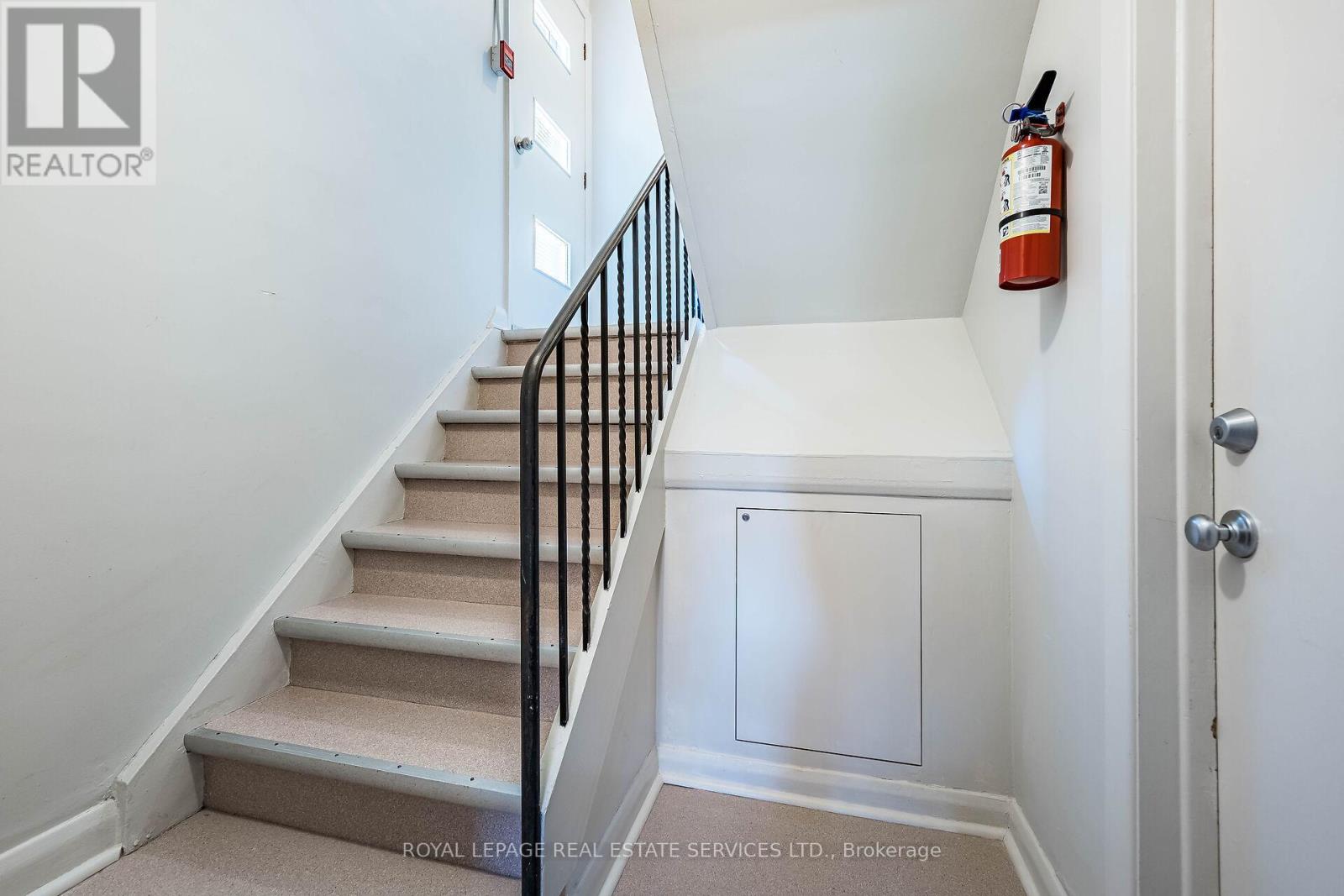 # 1 - 40 Emerald Crescent, Toronto, Ontario  M8V 2B6 - Photo 7 - W13417334
