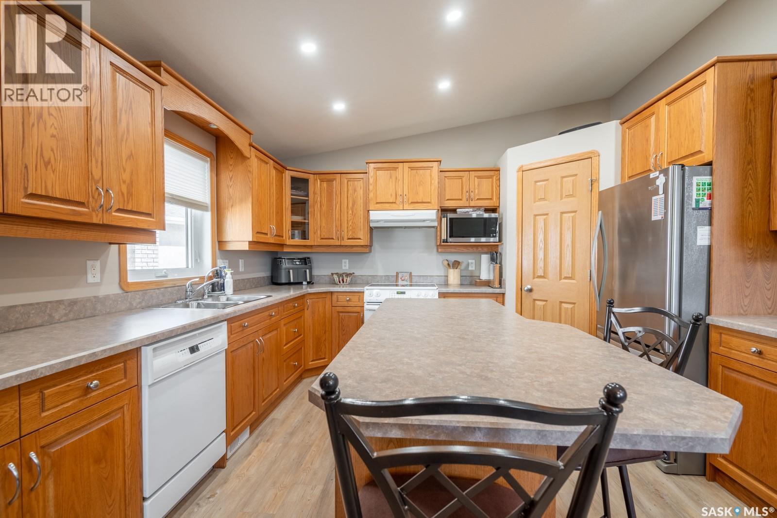 3807 Britannia Place E, Regina, Saskatchewan  S4V 2Z6 - Photo 15 - SK038611