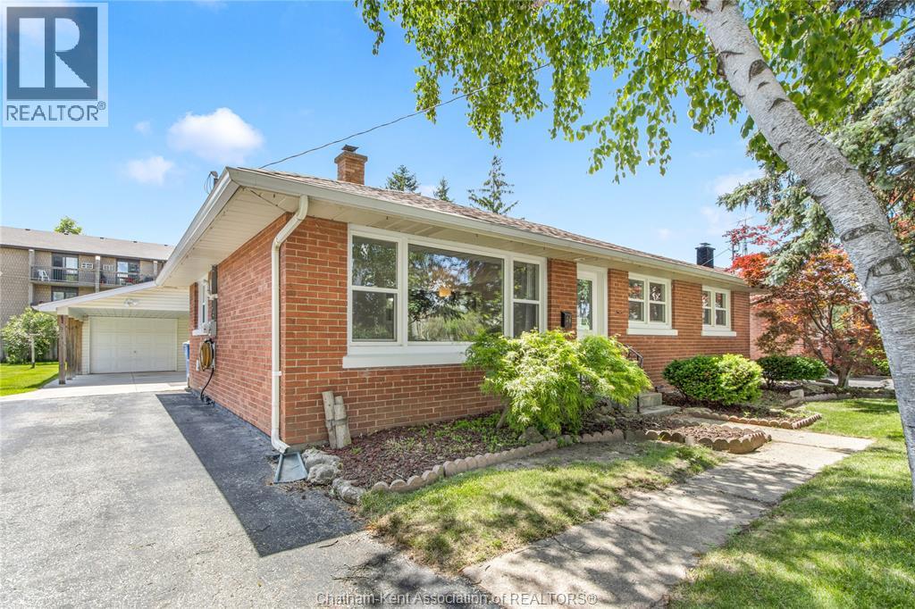 24 Galbraith Street, Chatham, Ontario  N7L 3X7 - Photo 4 - 26013566
