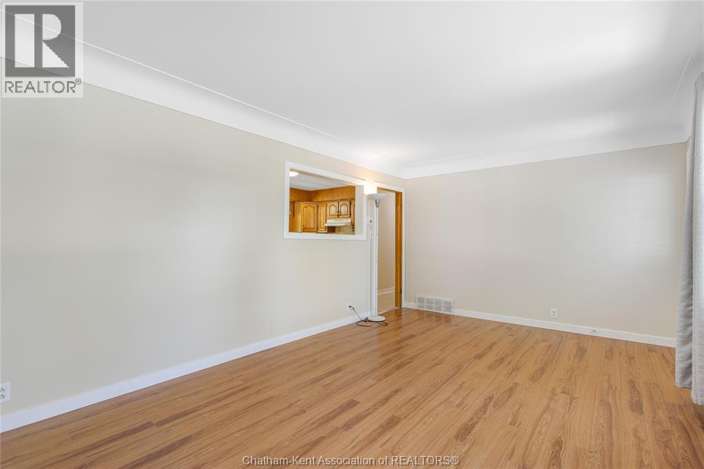 24 Galbraith Street, Chatham, Ontario  N7L 3X7 - Photo 8 - 26013566