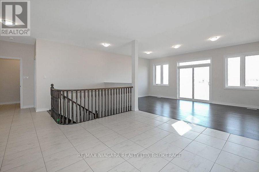 10 Explorer Way, Thorold, Ontario  L2V 0K1 - Photo 12 - X13424352