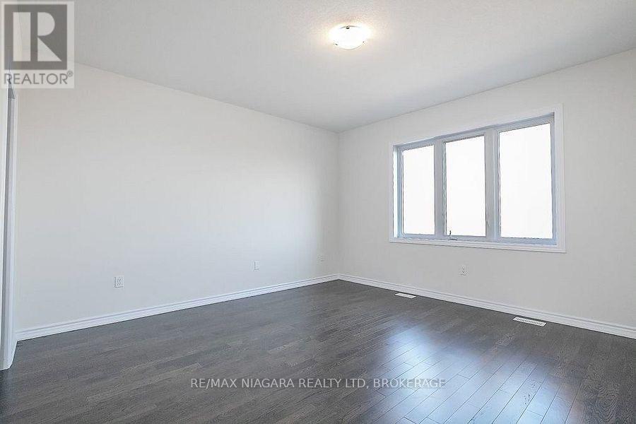10 Explorer Way, Thorold, Ontario  L2V 0K1 - Photo 13 - X13424352