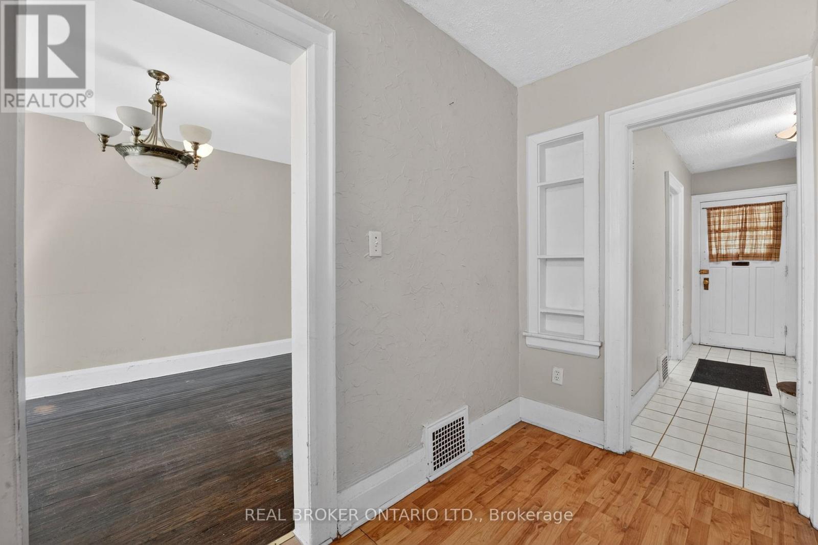 271 Manor Road E, Toronto, Ontario  M4S 1S3 - Photo 17 - C13424442