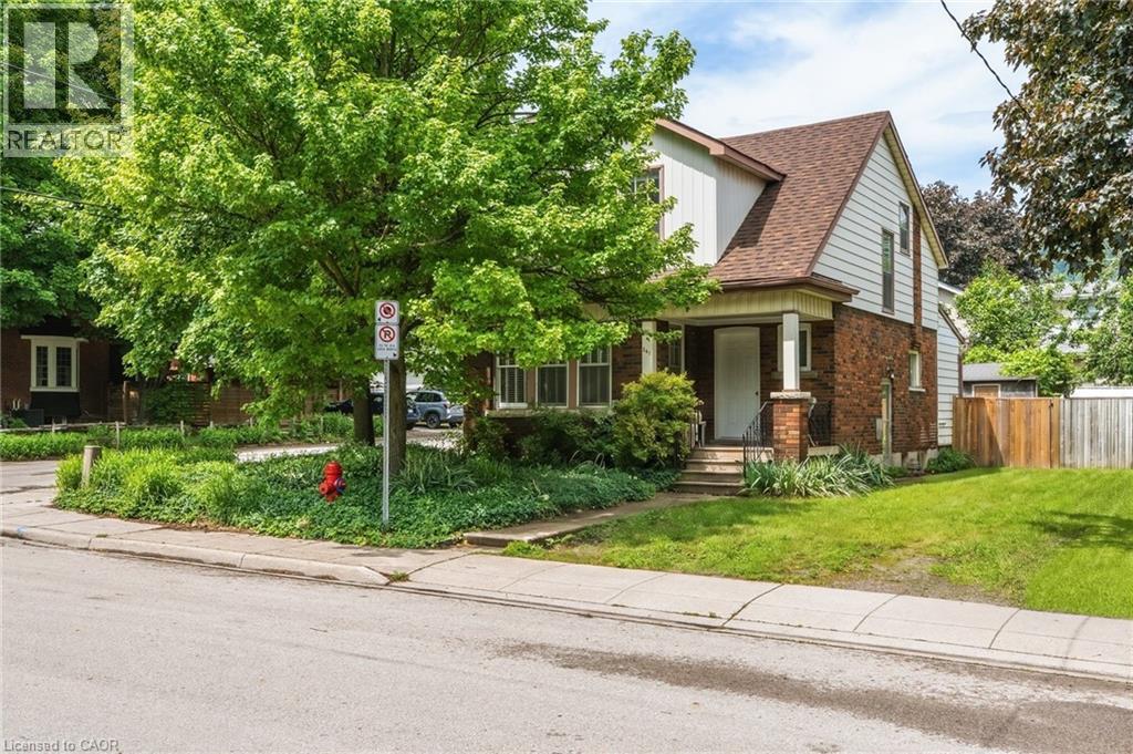 261 MACNAB Street, Dundas, Ontario