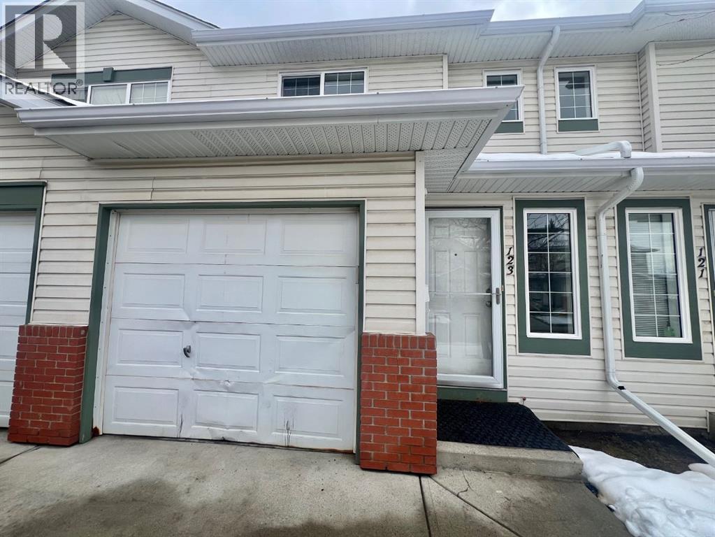 123 Country Hills Villas NW, Calgary, Alberta