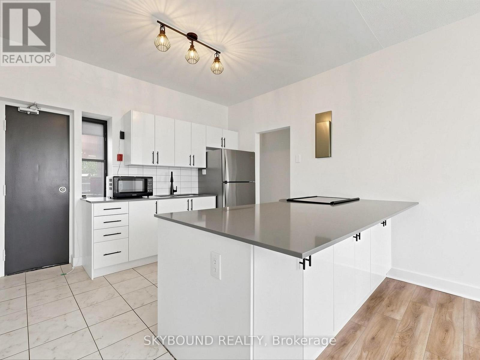 F - 133 Wineva Avenue, Toronto, Ontario  M4E 2T3 - Photo 13 - E13424360