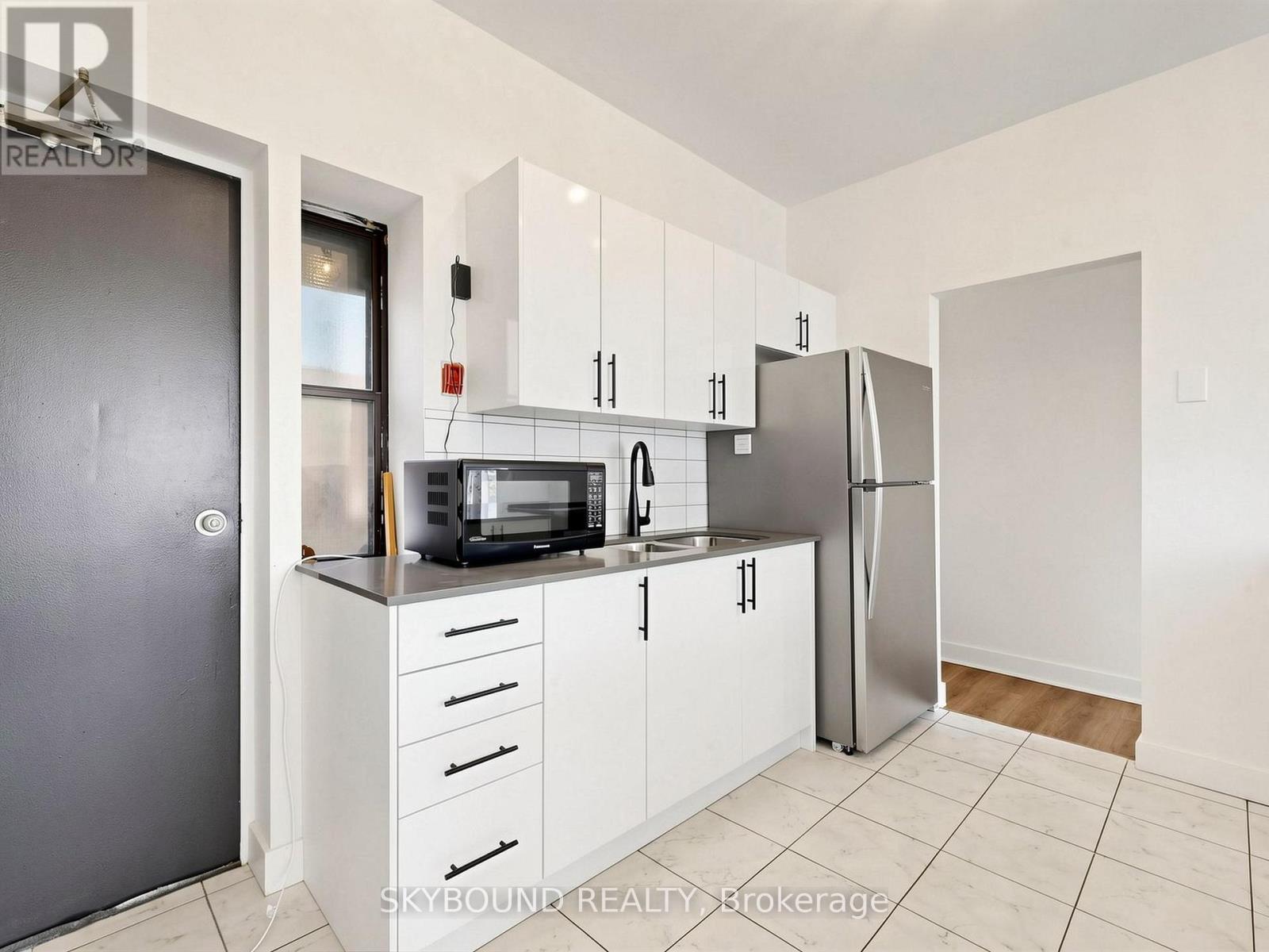 F - 133 Wineva Avenue, Toronto, Ontario  M4E 2T3 - Photo 14 - E13424360