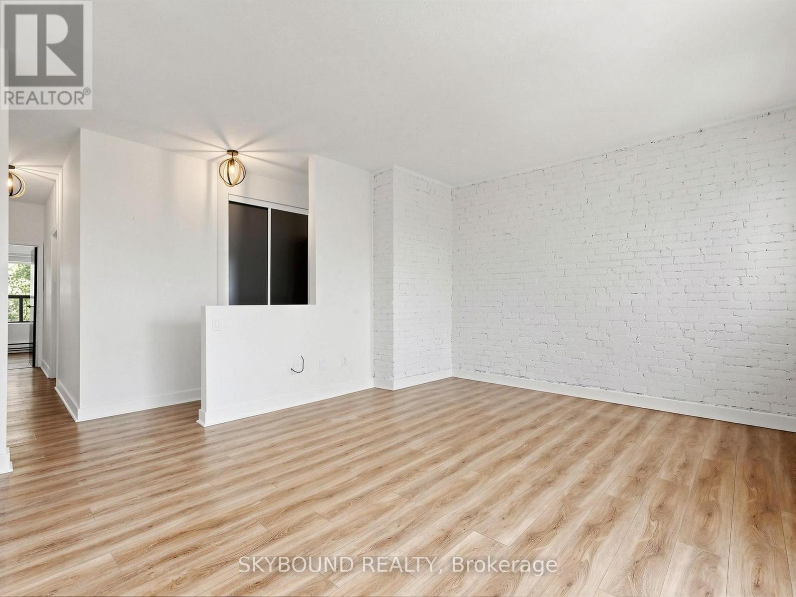 F - 133 Wineva Avenue, Toronto, Ontario  M4E 2T3 - Photo 6 - E13424360