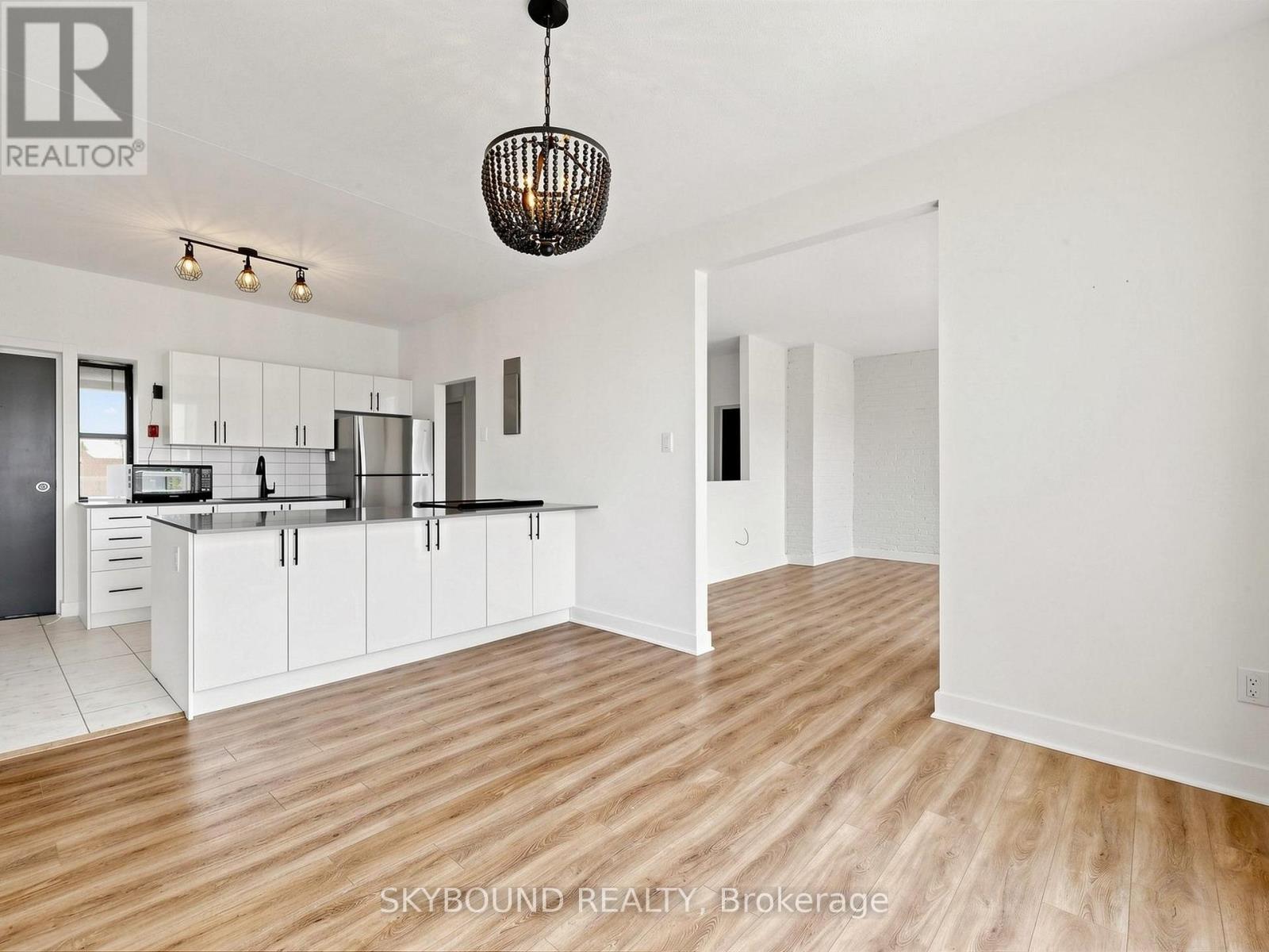 F - 133 Wineva Avenue, Toronto, Ontario  M4E 2T3 - Photo 8 - E13424360