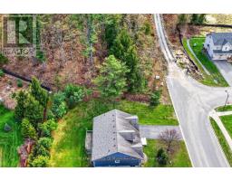 32 GAINSBOROUGH ROAD, Bracebridge, Ontario