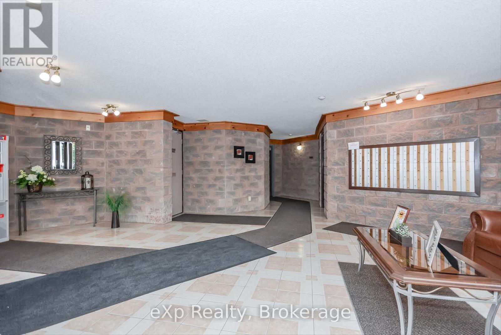 602 - 24 Marilyn Drive, Guelph (Riverside Park), Ontario  N1H 8E9 - Photo 3 - X13424366