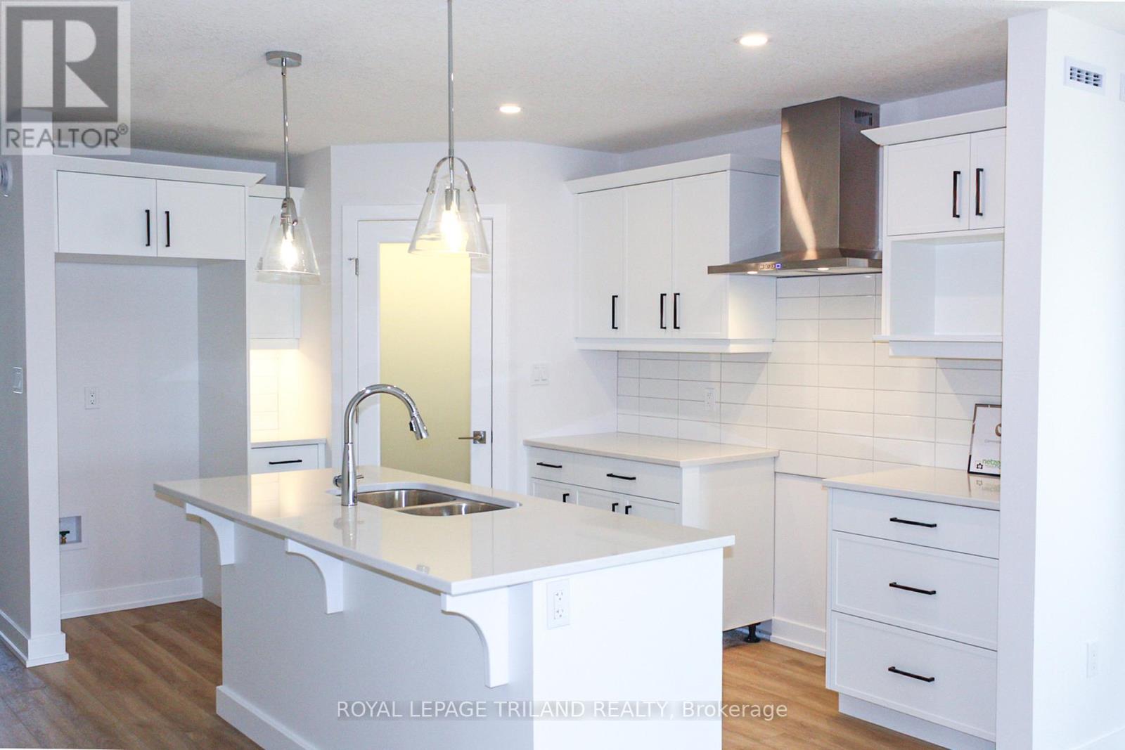 95 Styles Drive, St. Thomas, Ontario  N5R 0N8 - Photo 3 - X12991402