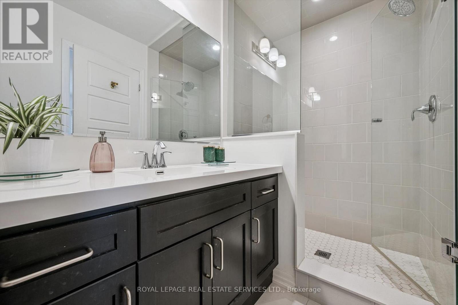 78 Huguenot Road, Oakville, Ontario  L6H 0X4 - Photo 26 - W13424350