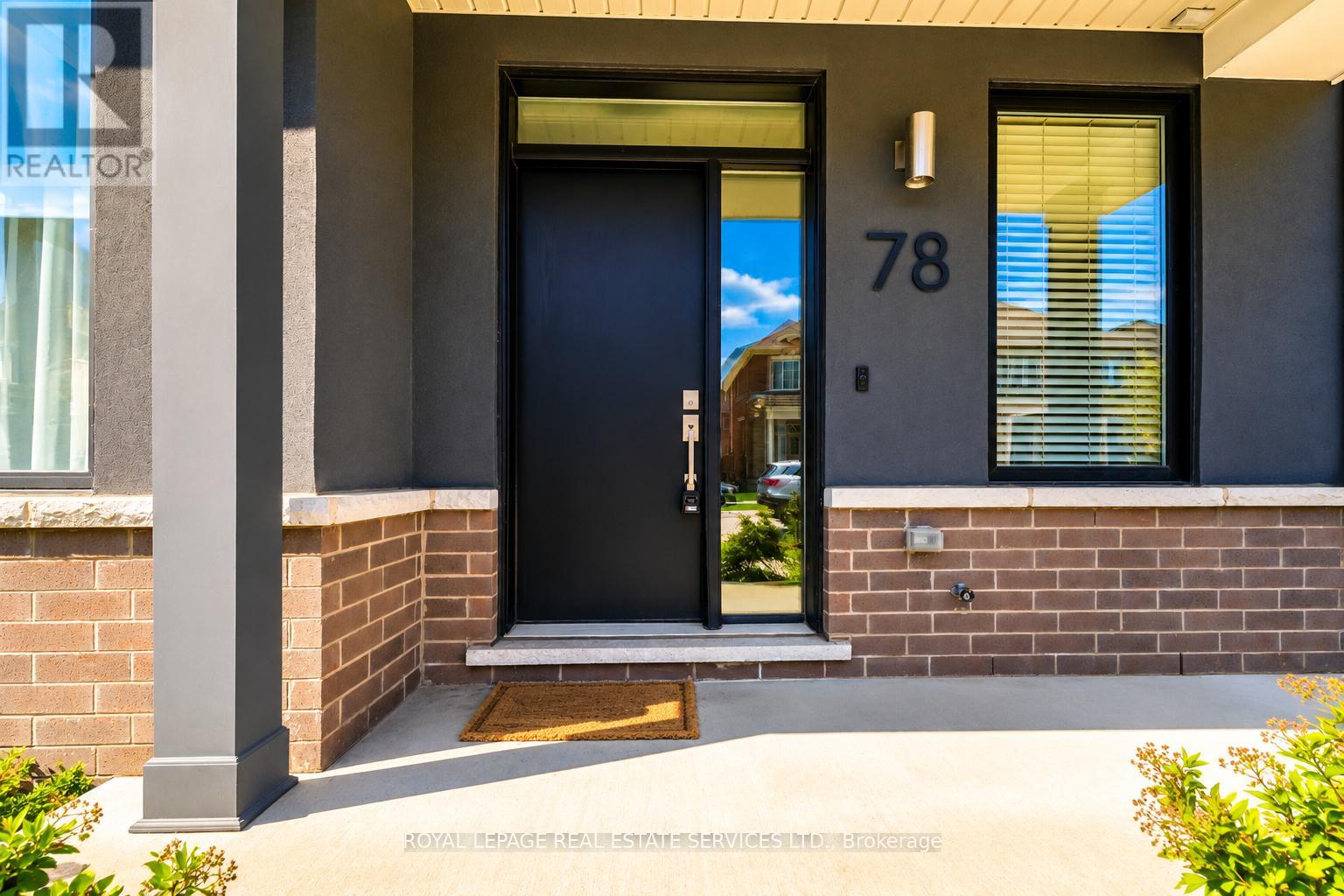 78 Huguenot Road, Oakville, Ontario  L6H 0X4 - Photo 4 - W13424350