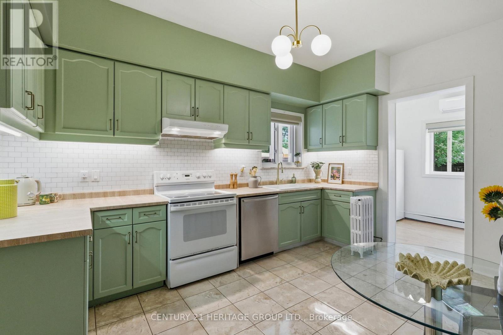 324 Delaware Avenue, Toronto, Ontario  M6H 2T8 - Photo 11 - W13424394