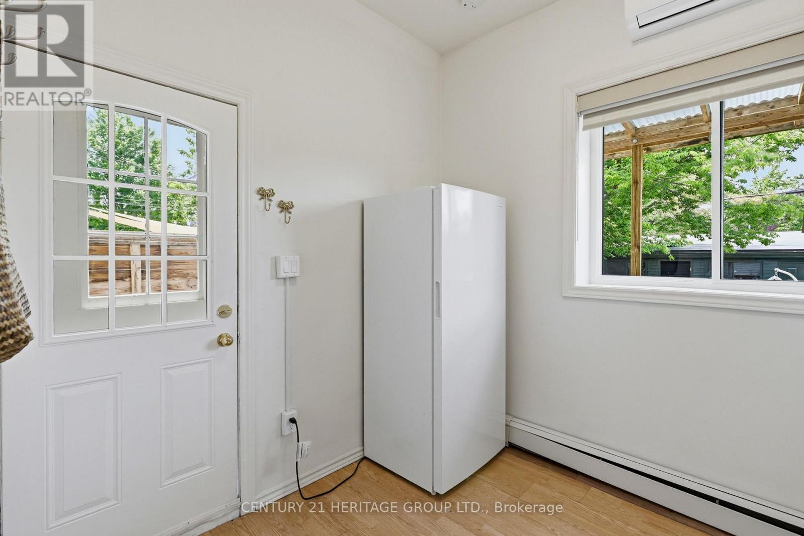 324 Delaware Avenue, Toronto, Ontario  M6H 2T8 - Photo 13 - W13424394