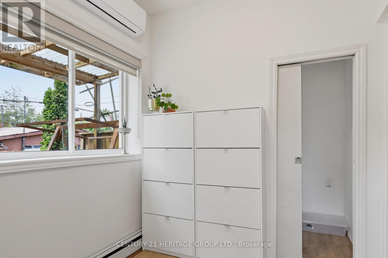 324 Delaware Avenue, Toronto, Ontario  M6H 2T8 - Photo 14 - W13424394