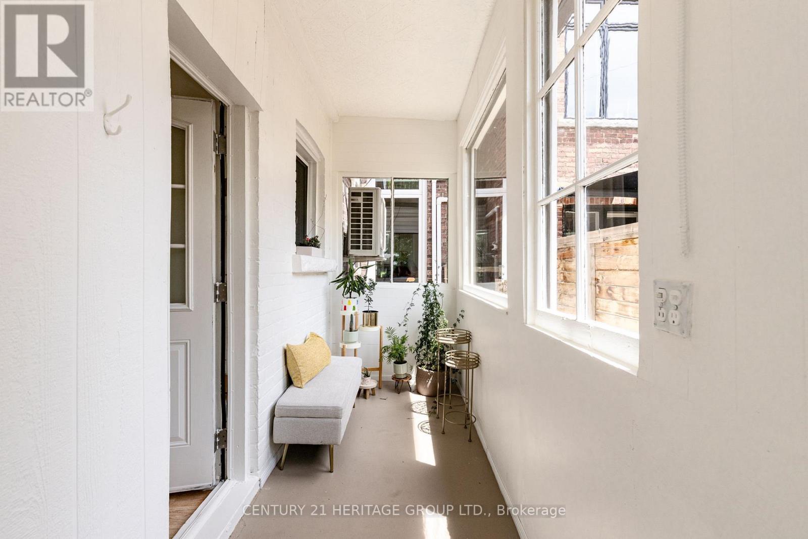 324 Delaware Avenue, Toronto, Ontario  M6H 2T8 - Photo 15 - W13424394