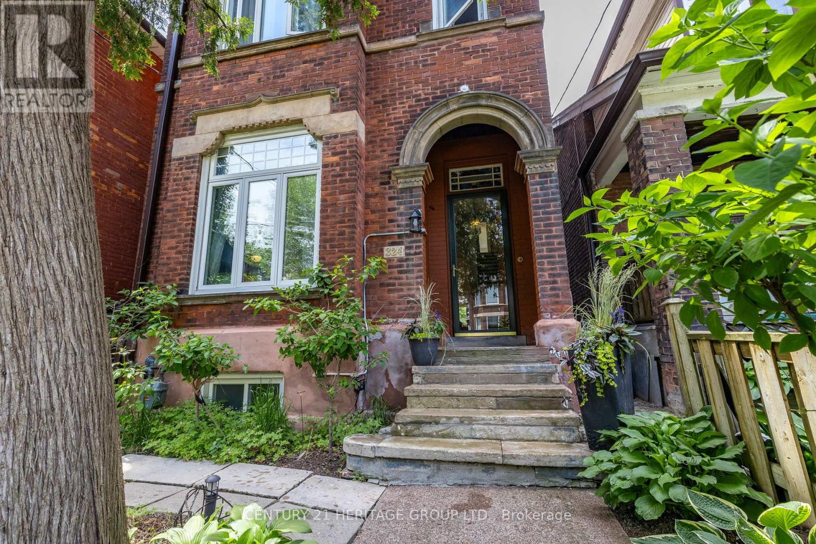 324 Delaware Avenue, Toronto, Ontario  M6H 2T8 - Photo 2 - W13424394
