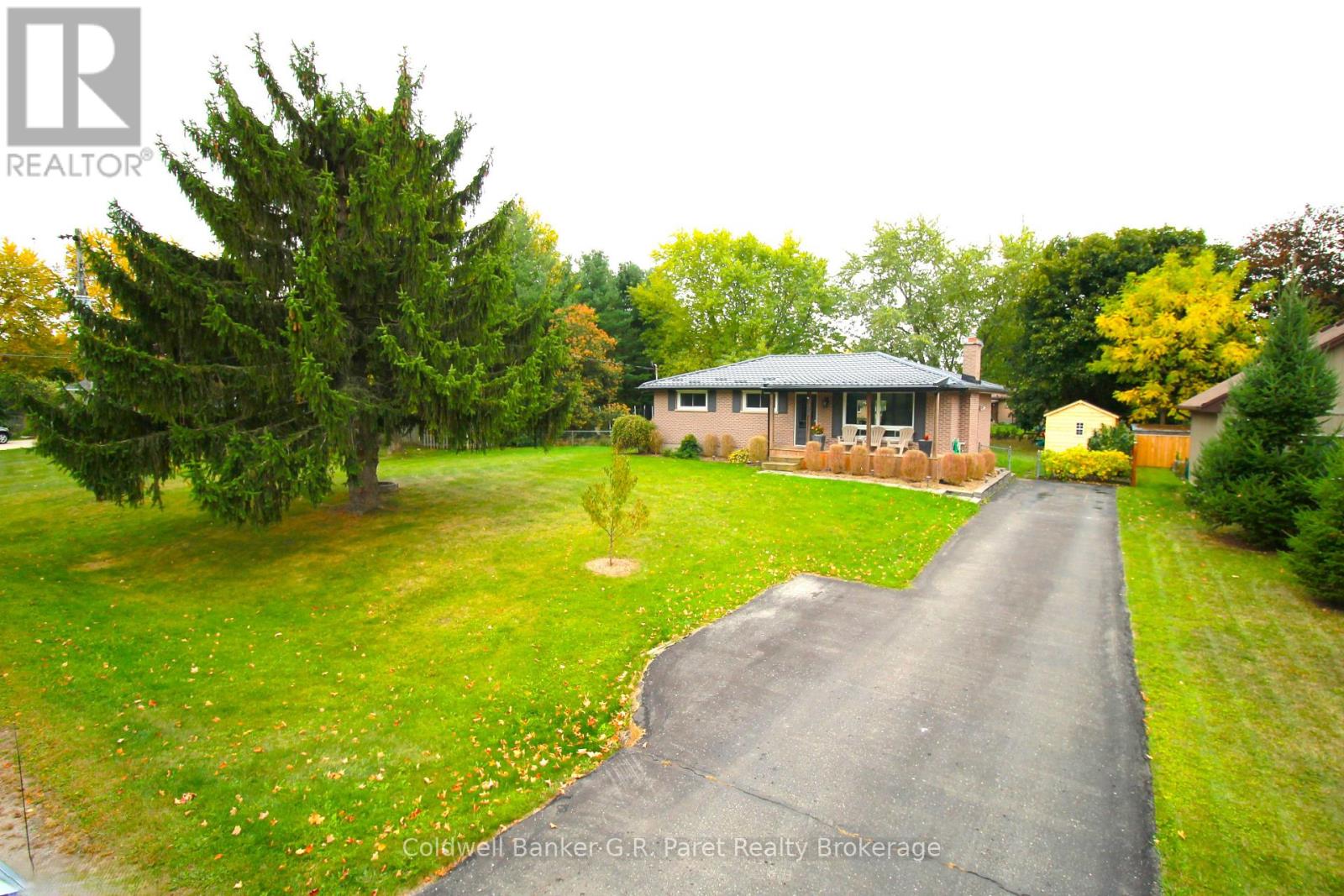 104 Simcoe Crescent, Middlesex Centre, Ontario  N0L 1R0 - Photo 2 - X12470435