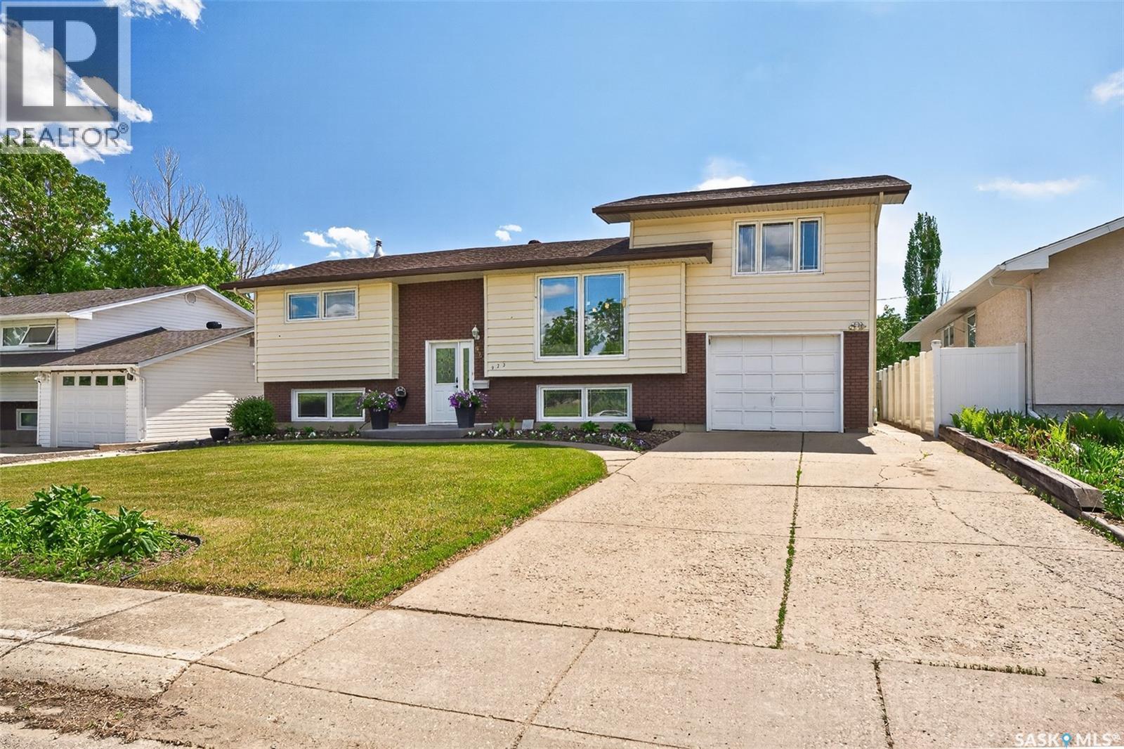 923 Laurier Street, Moose Jaw, Saskatchewan  S6H 2W5 - Photo 77 - SK038908