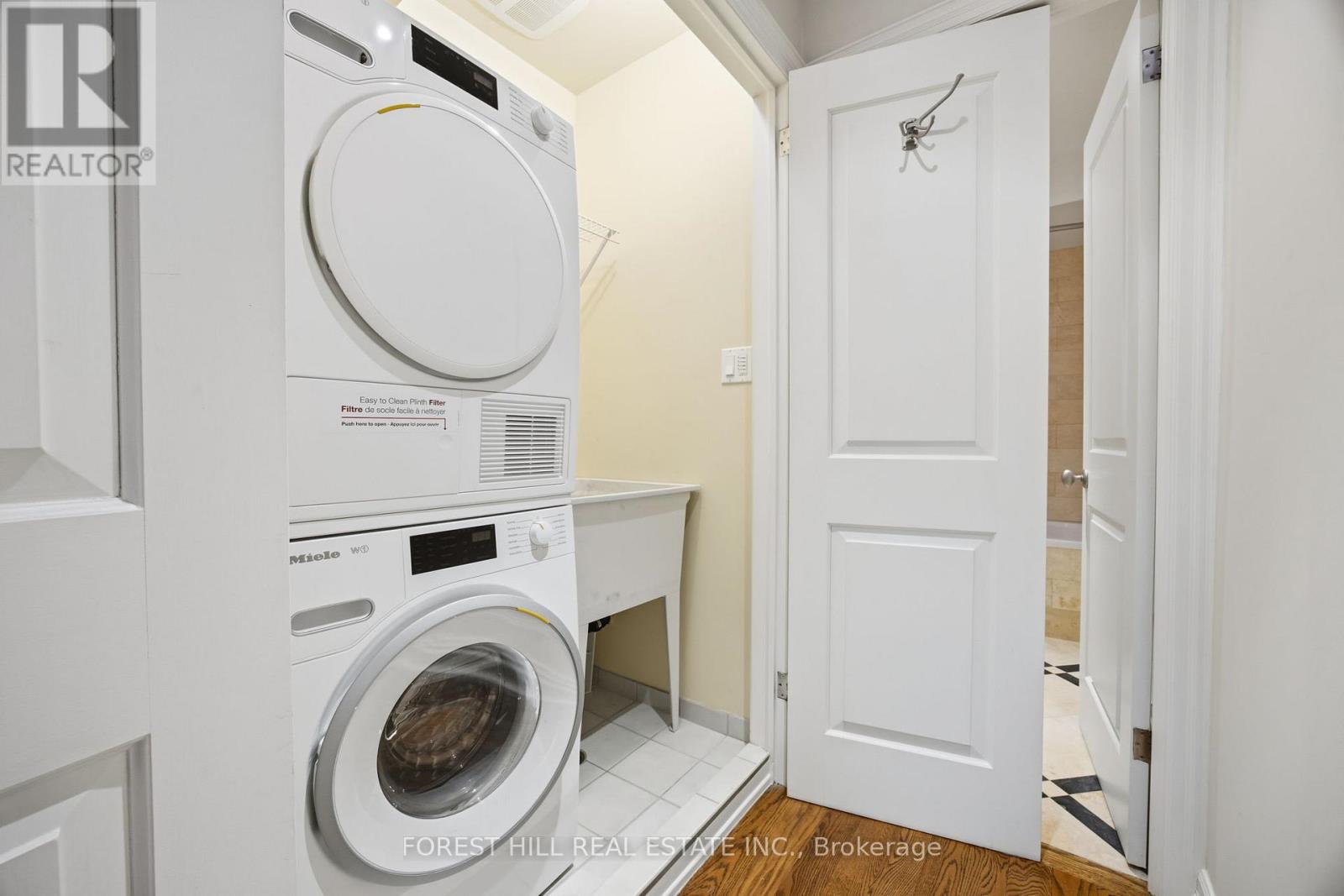 52 Shaftesbury Avenue, Toronto, Ontario  M4T 1A2 - Photo 33 - C13415158