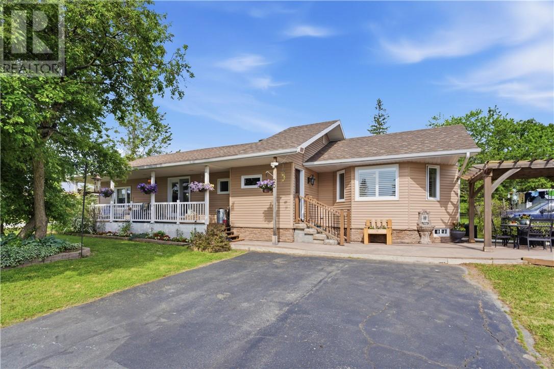 20 Balfour Street, Markstay-Warren, Ontario  P0M 2N0 - Photo 2 - 2128455