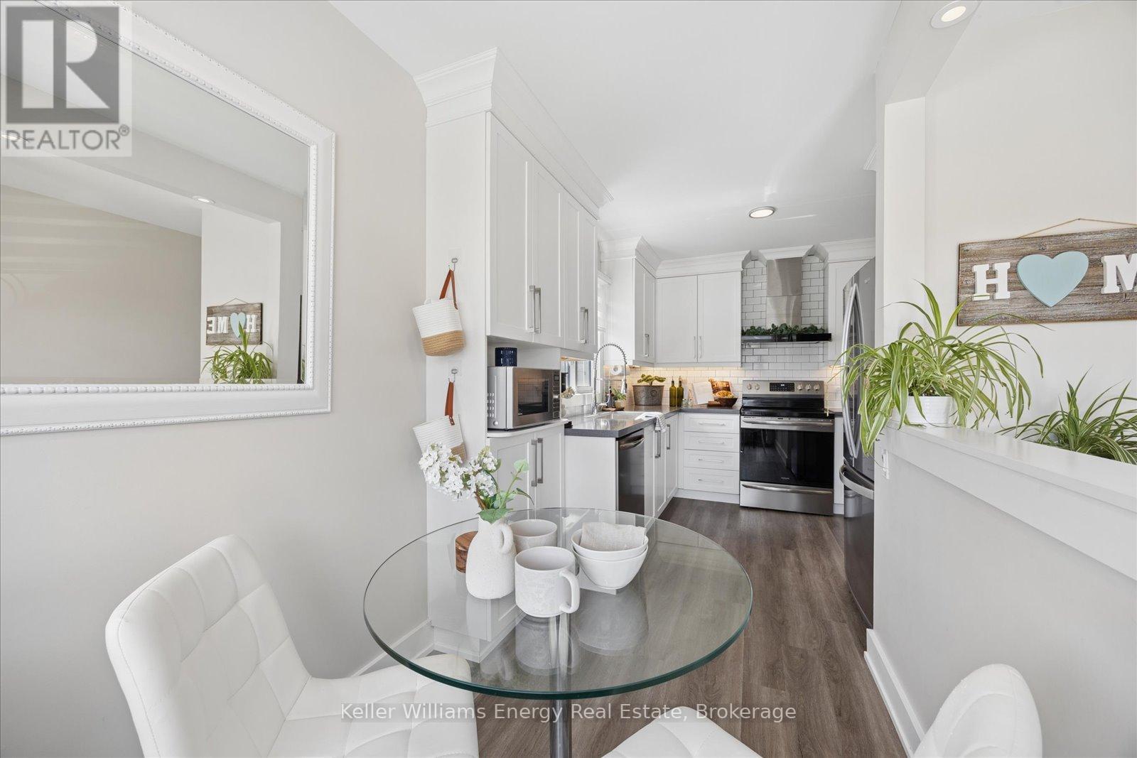 6 Herriman Street, Clarington, Ontario  L1C 4L6 - Photo 6 - E13424842