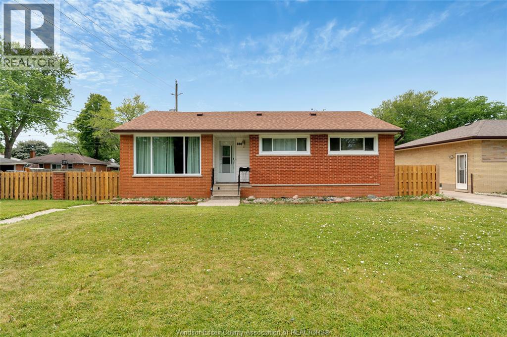 889 RIVERDALE, Windsor, Ontario