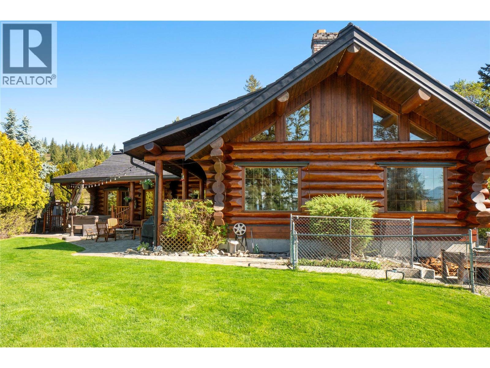3660 Braelyn Road, Tappen, British Columbia