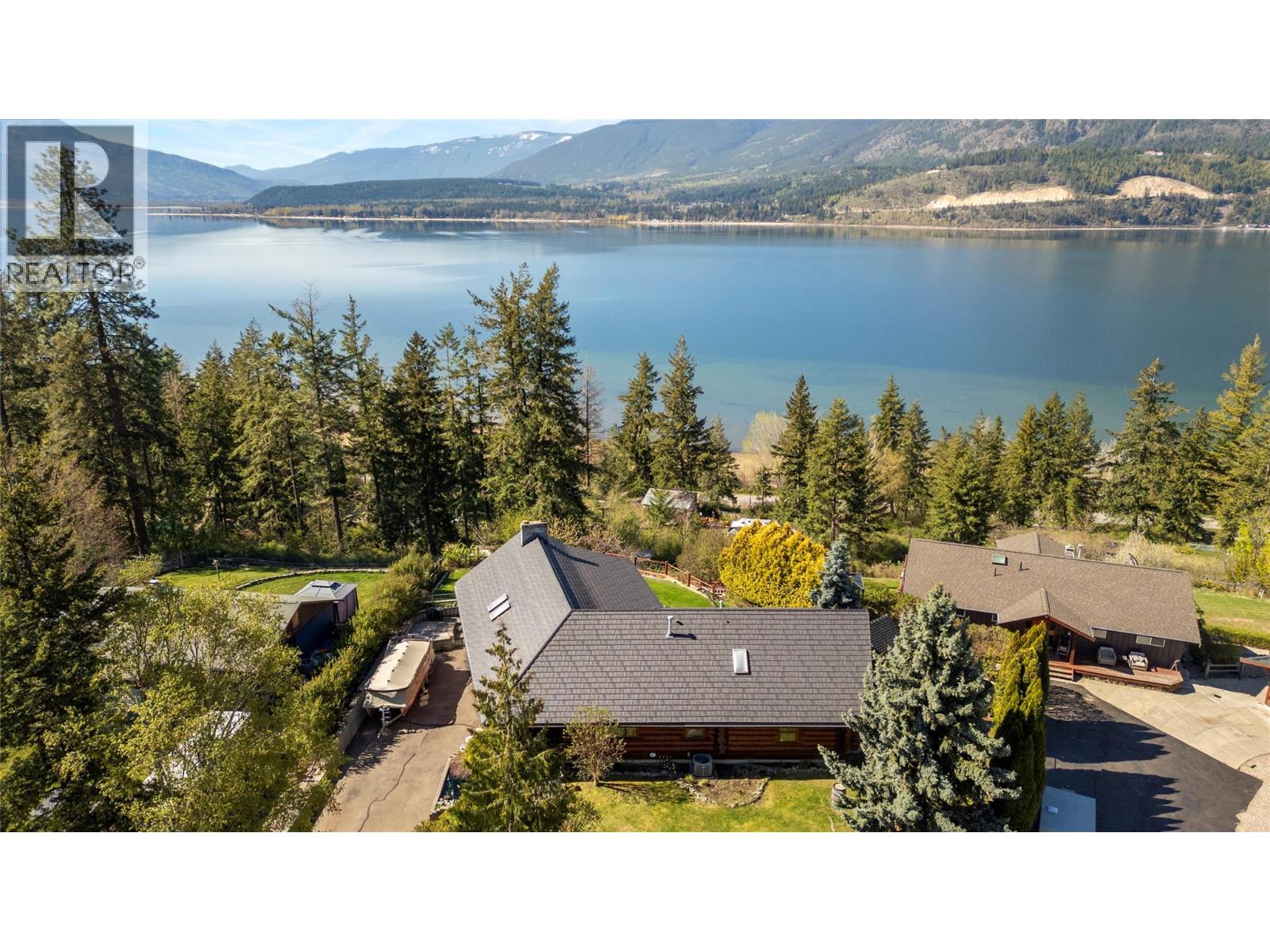 3660 Braelyn Road, Tappen, British Columbia  V0E 2X0 - Photo 3 - 10384232