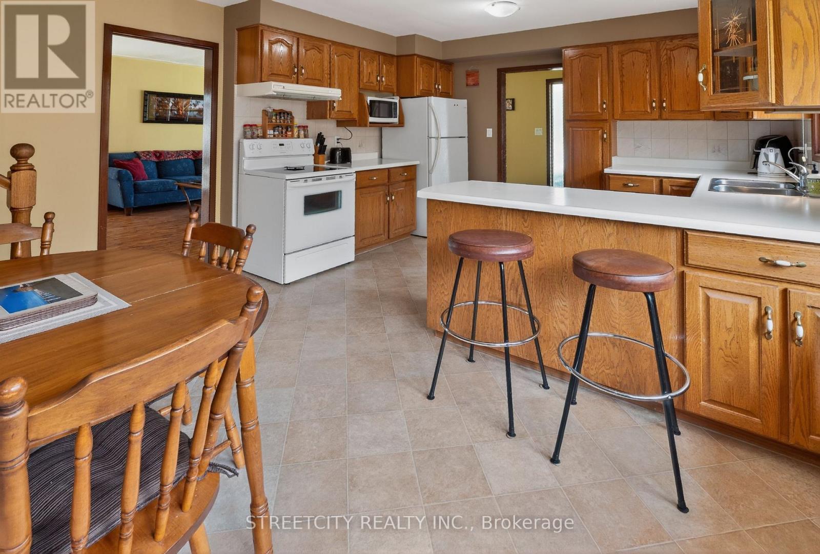 5 Mc Larty Drive, St. Thomas, Ontario  N5R 5J7 - Photo 8 - X13424736