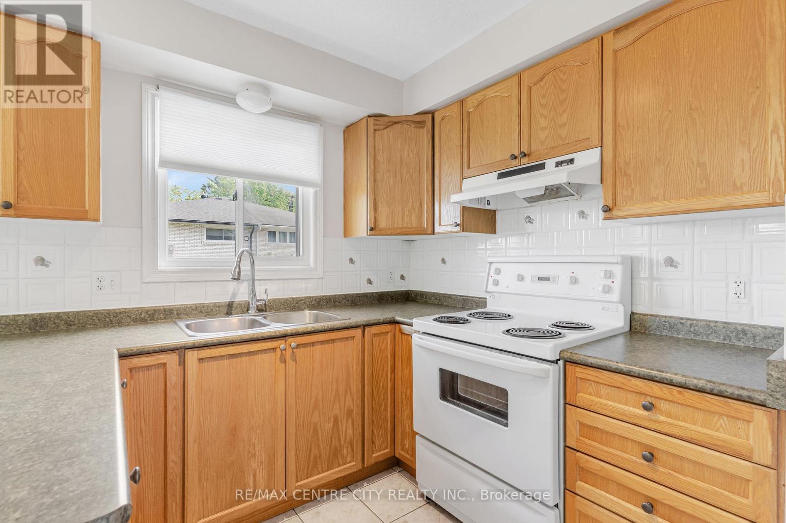 67 Ralgreen Crescent, Kitchener, Ontario  N2M 1V1 - Photo 28 - X13424808