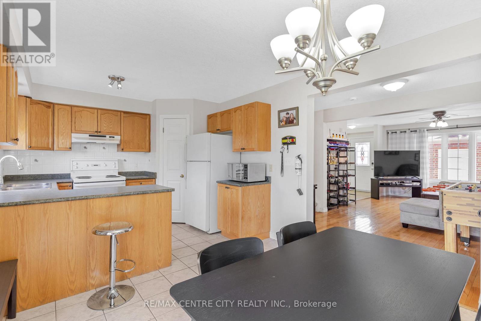 67 Ralgreen Crescent, Kitchener, Ontario  N2M 1V1 - Photo 30 - X13424808