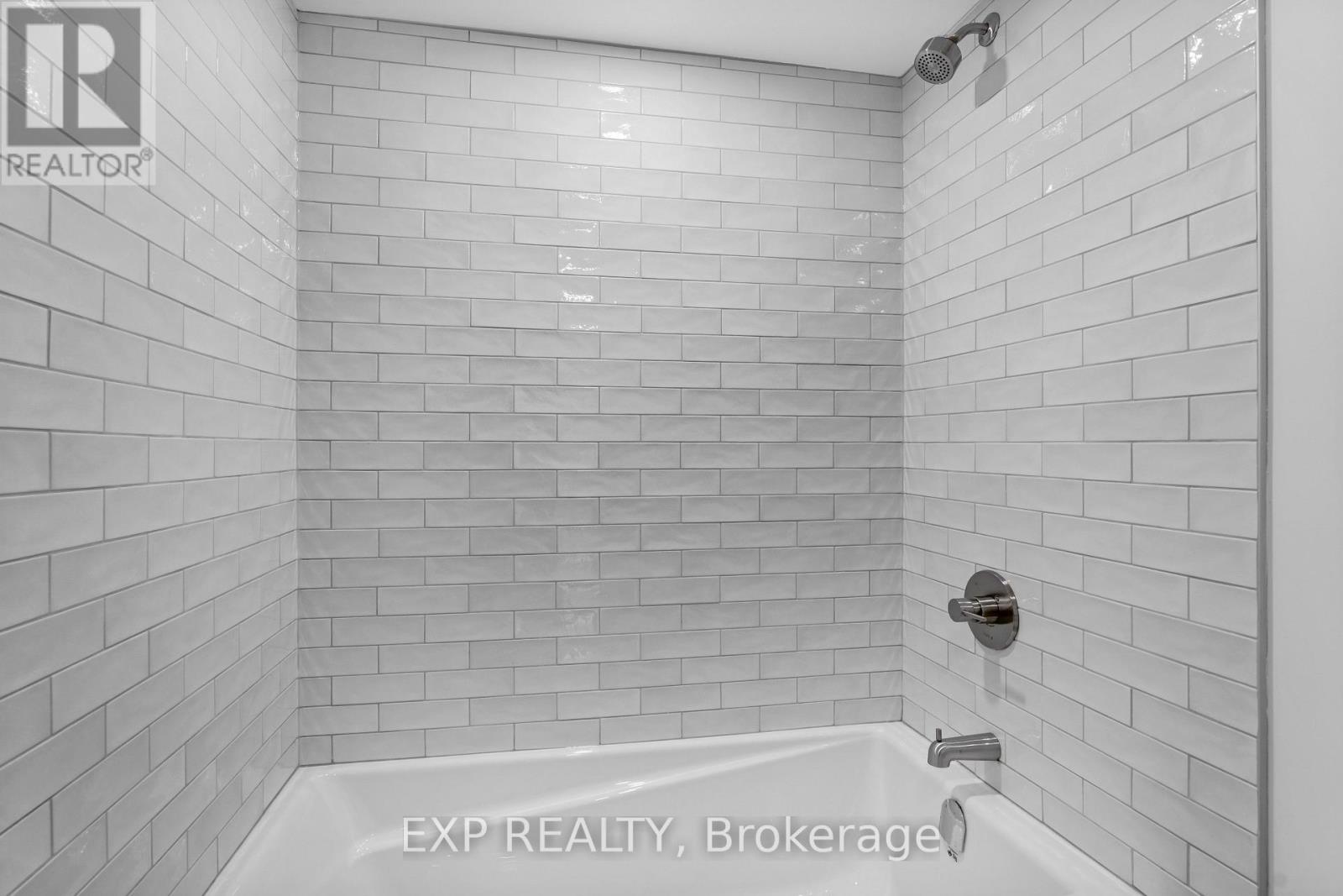 2 - 885 Somerset Street W, Ottawa, Ontario  K1R 6R6 - Photo 10 - X13424910