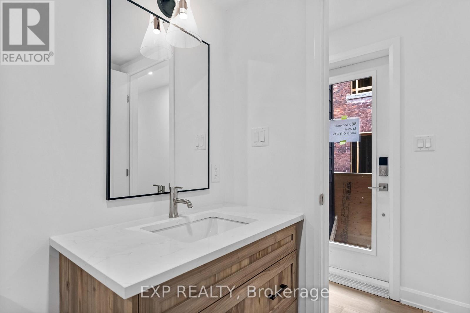 2 - 885 Somerset Street W, Ottawa, Ontario  K1R 6R6 - Photo 11 - X13424910