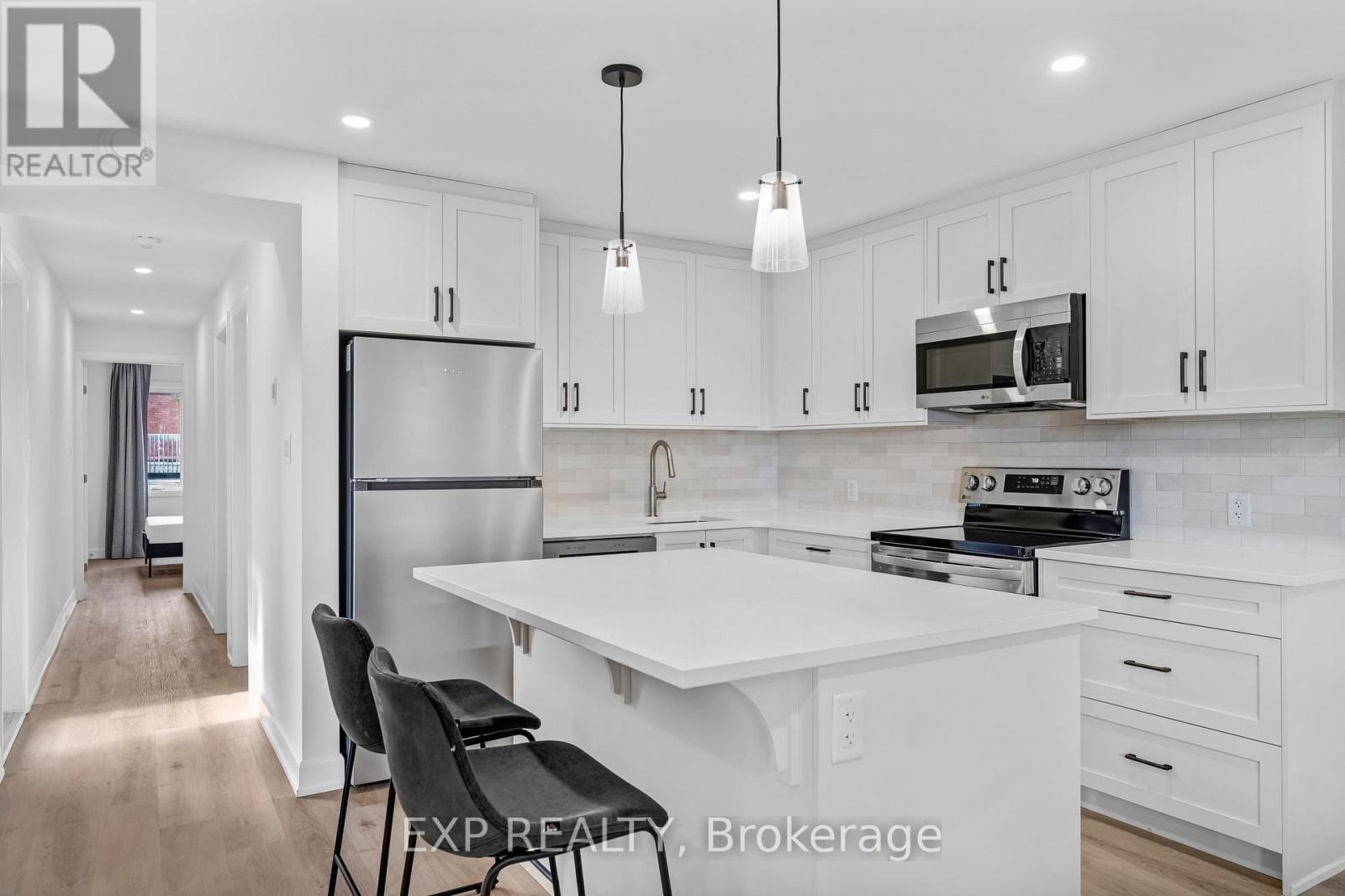 2 - 885 Somerset Street W, Ottawa, Ontario  K1R 6R6 - Photo 2 - X13424910