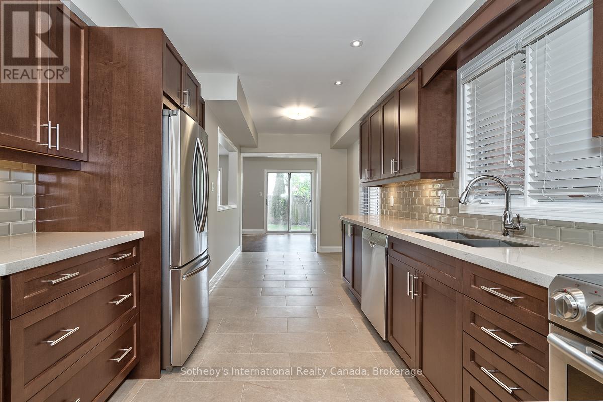 2030 Shady Glen Road, Oakville, Ontario  L6M 3T4 - Photo 5 - W13424708