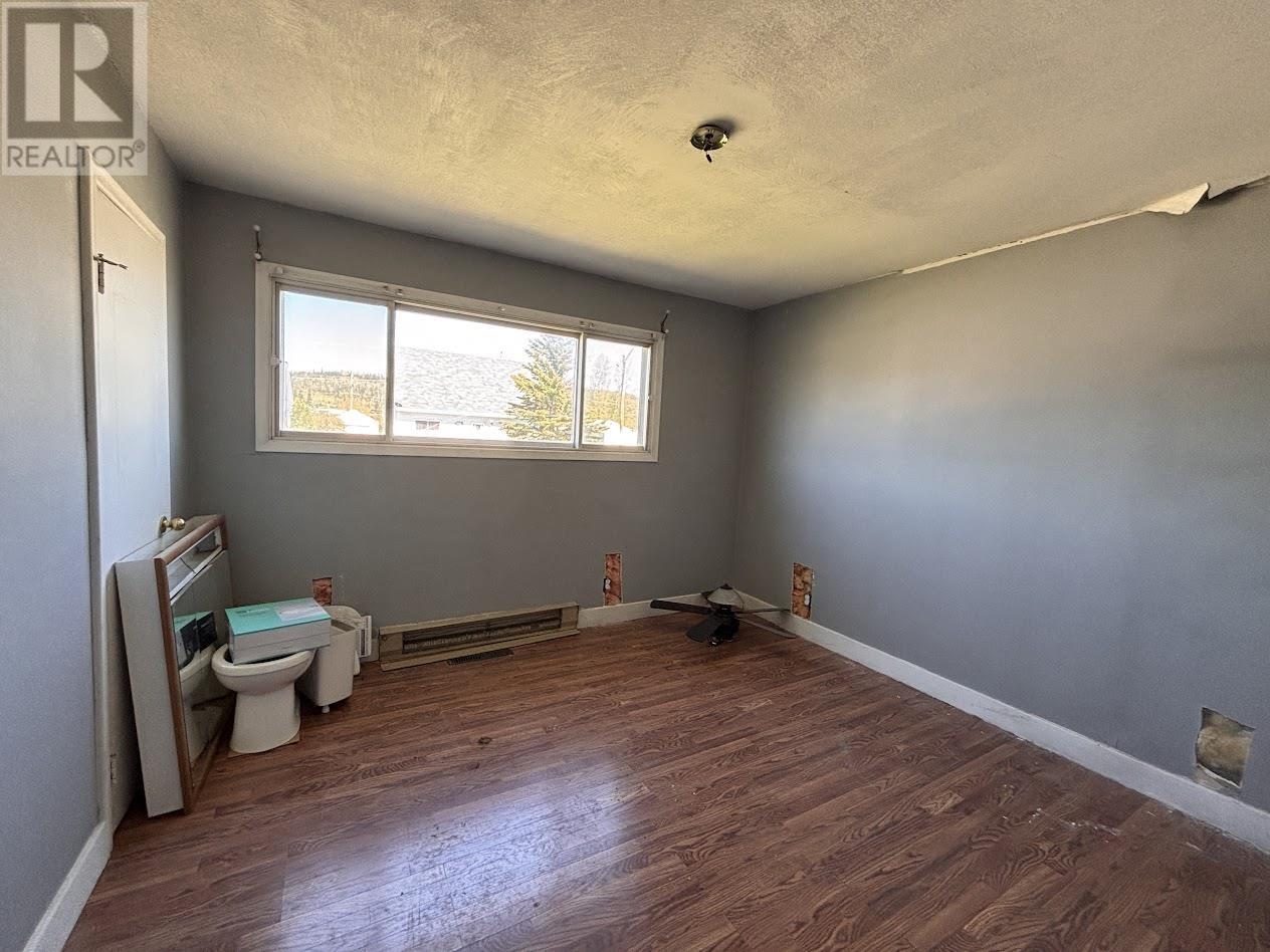 50 Neebig Ave, Manitouwadge, Ontario  P0T 2C0 - Photo 10 - TB2601438