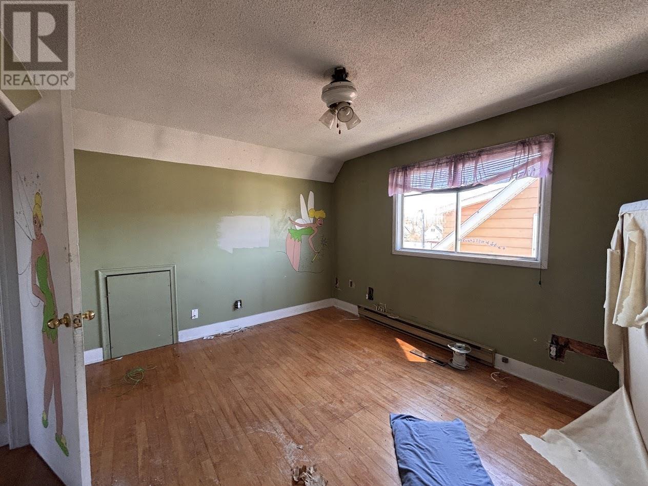 50 Neebig Ave, Manitouwadge, Ontario  P0T 2C0 - Photo 20 - TB2601438