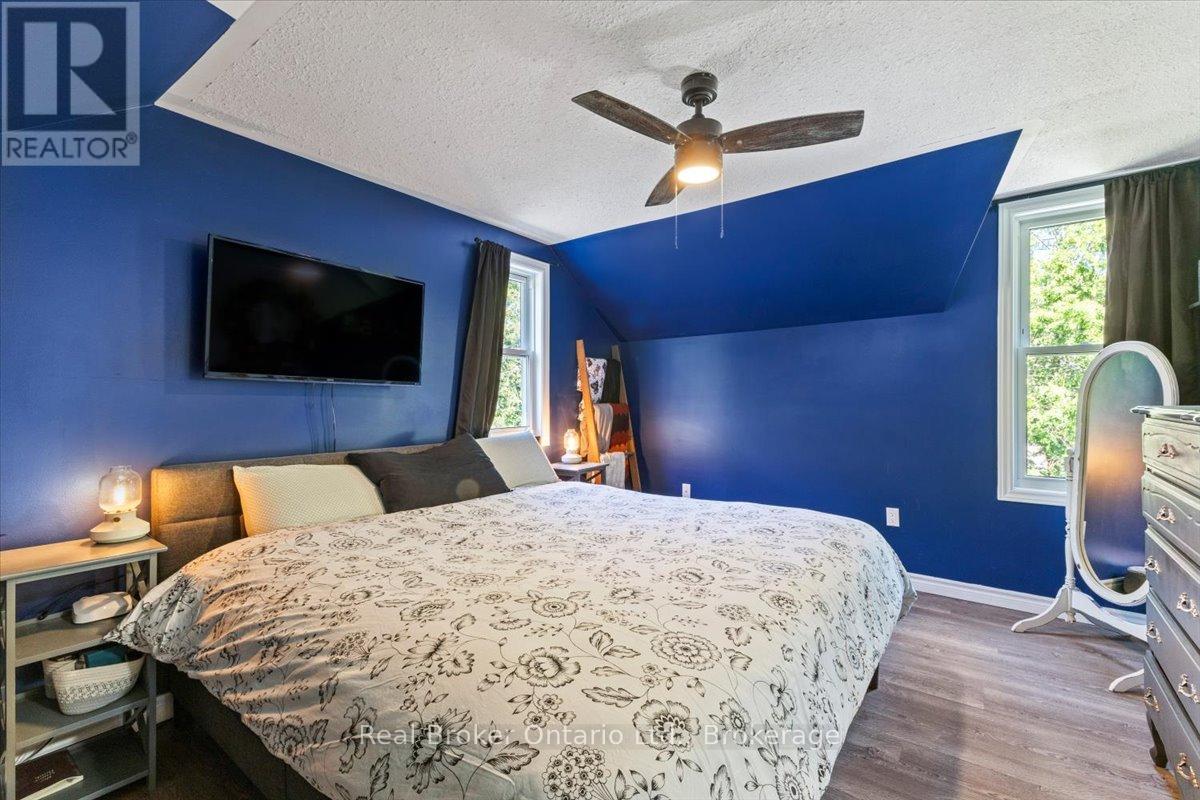 732 Arthur Street, West Grey, Ontario  N0G 1C0 - Photo 13 - X13424484