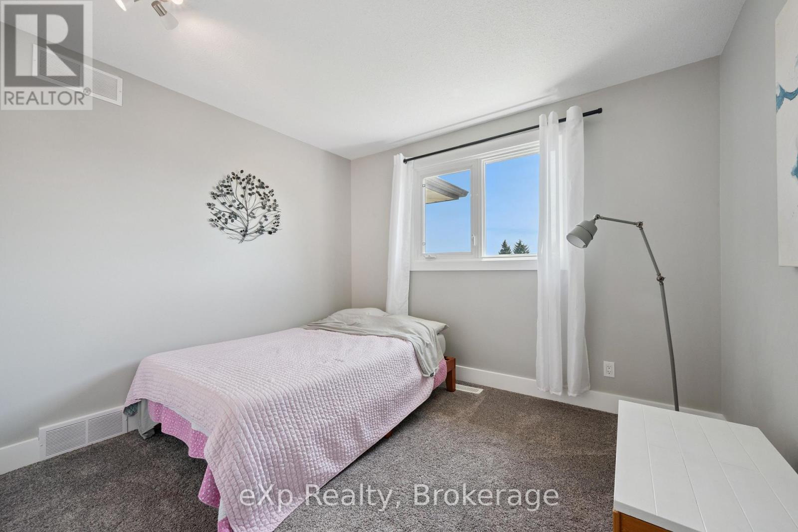 27 Notchwood Court, Kitchener, Ontario  N2A 3L4 - Photo 30 - X13424690