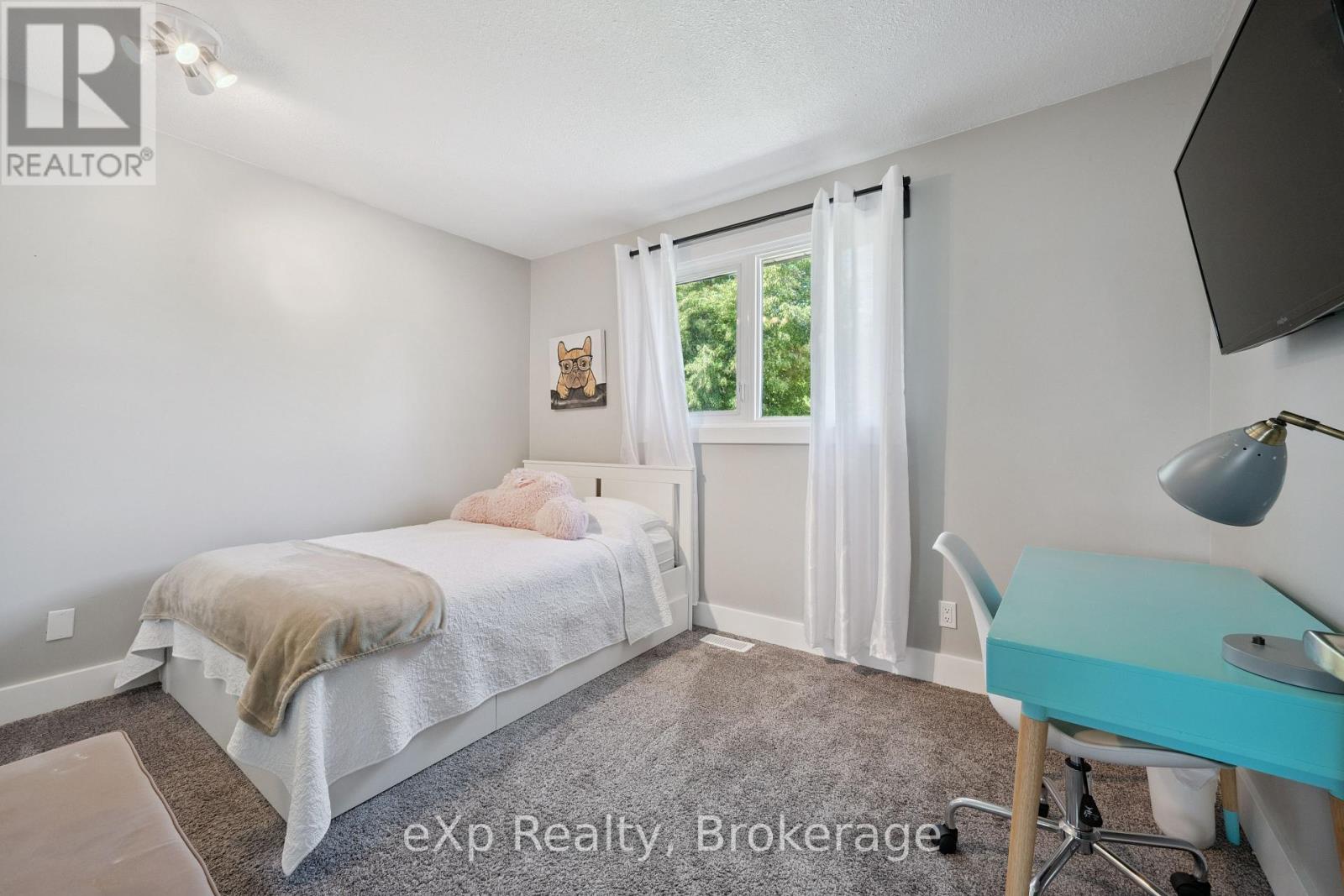 27 Notchwood Court, Kitchener, Ontario  N2A 3L4 - Photo 32 - X13424690